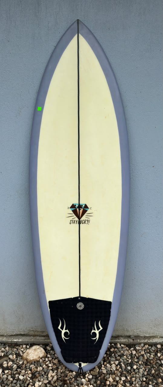 Surfboard-5´-6´´-₡175000